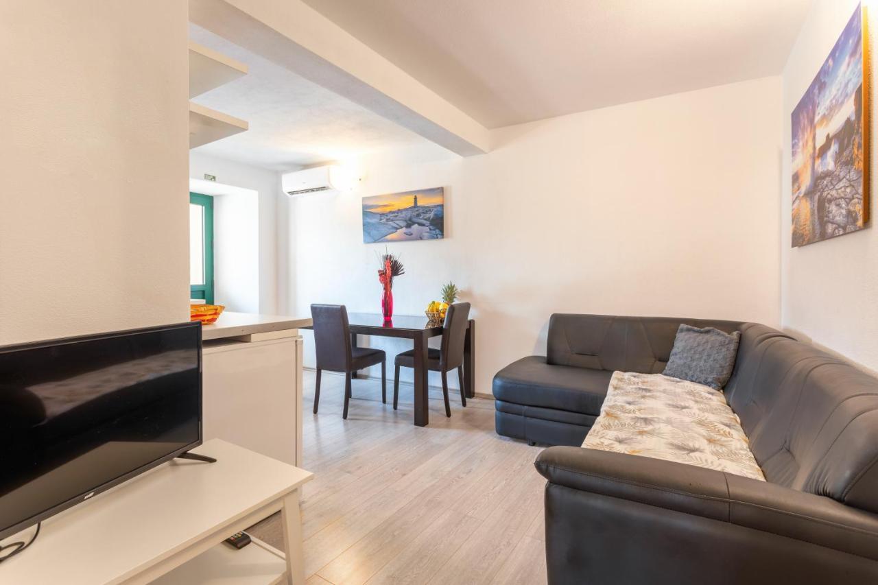 Apartments Ante 2 Хвар Екстериор снимка
