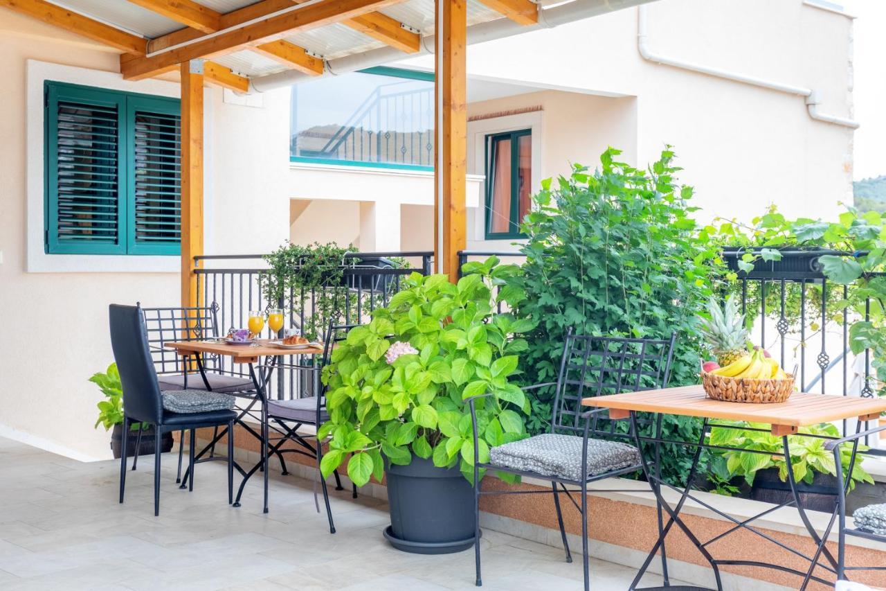 Apartments Ante 2 Хвар Екстериор снимка