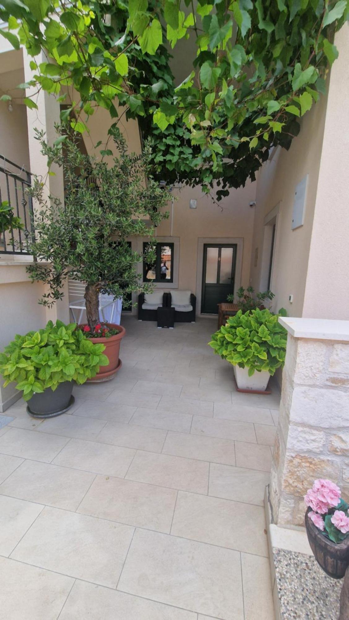 Apartments Ante 2 Хвар Екстериор снимка