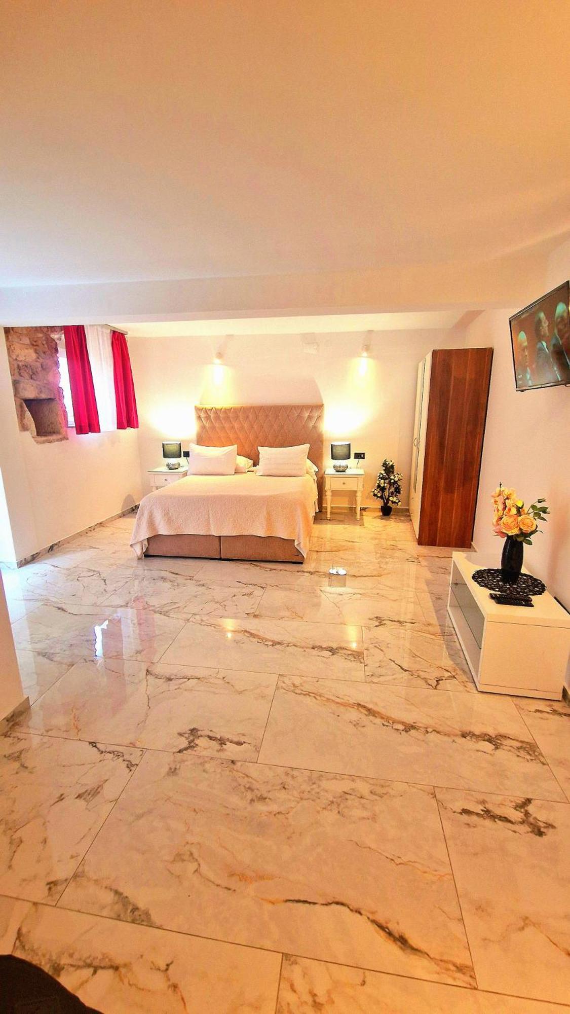 Apartments Ante 2 Хвар Екстериор снимка