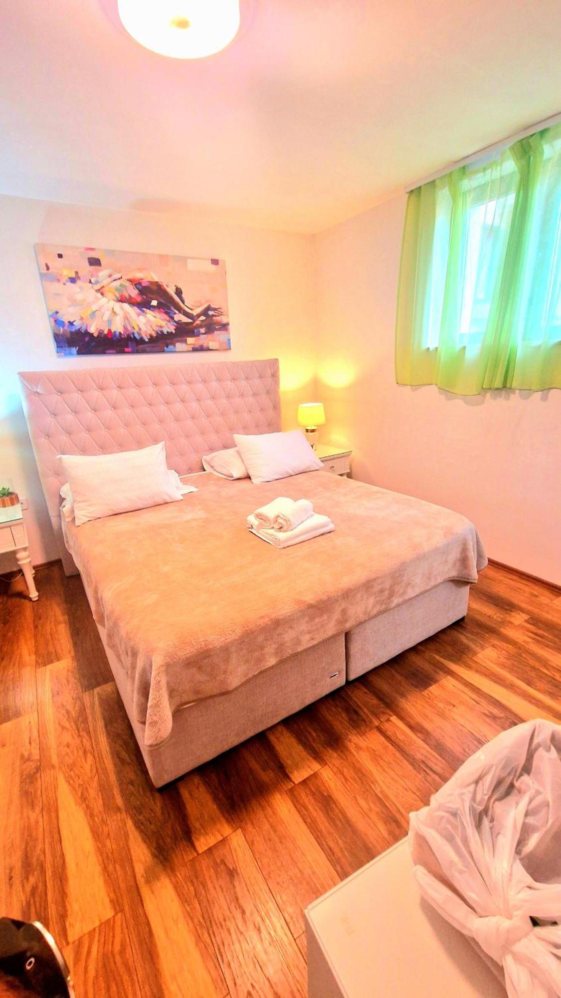 Apartments Ante 2 Хвар Екстериор снимка