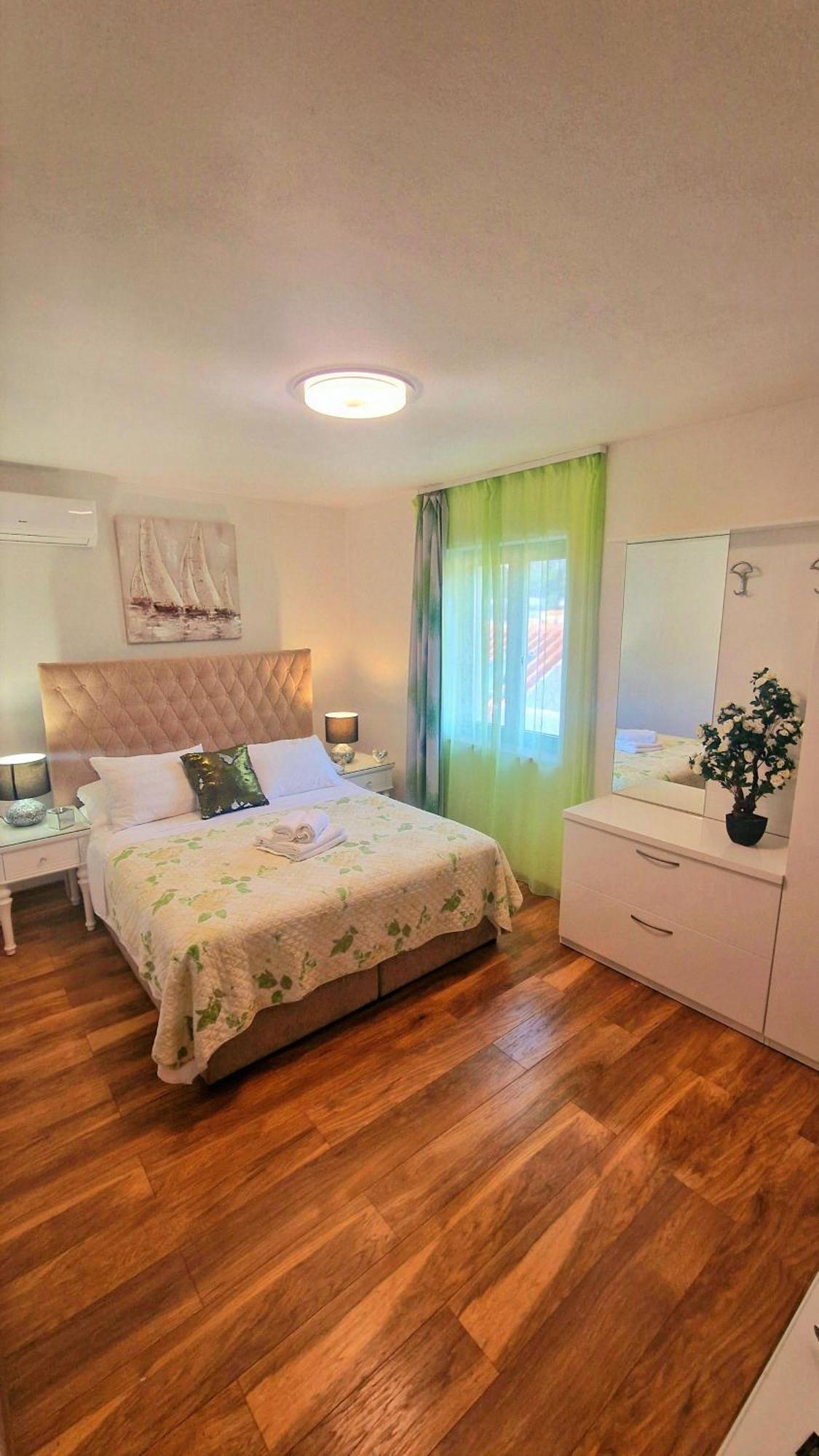 Apartments Ante 2 Хвар Екстериор снимка