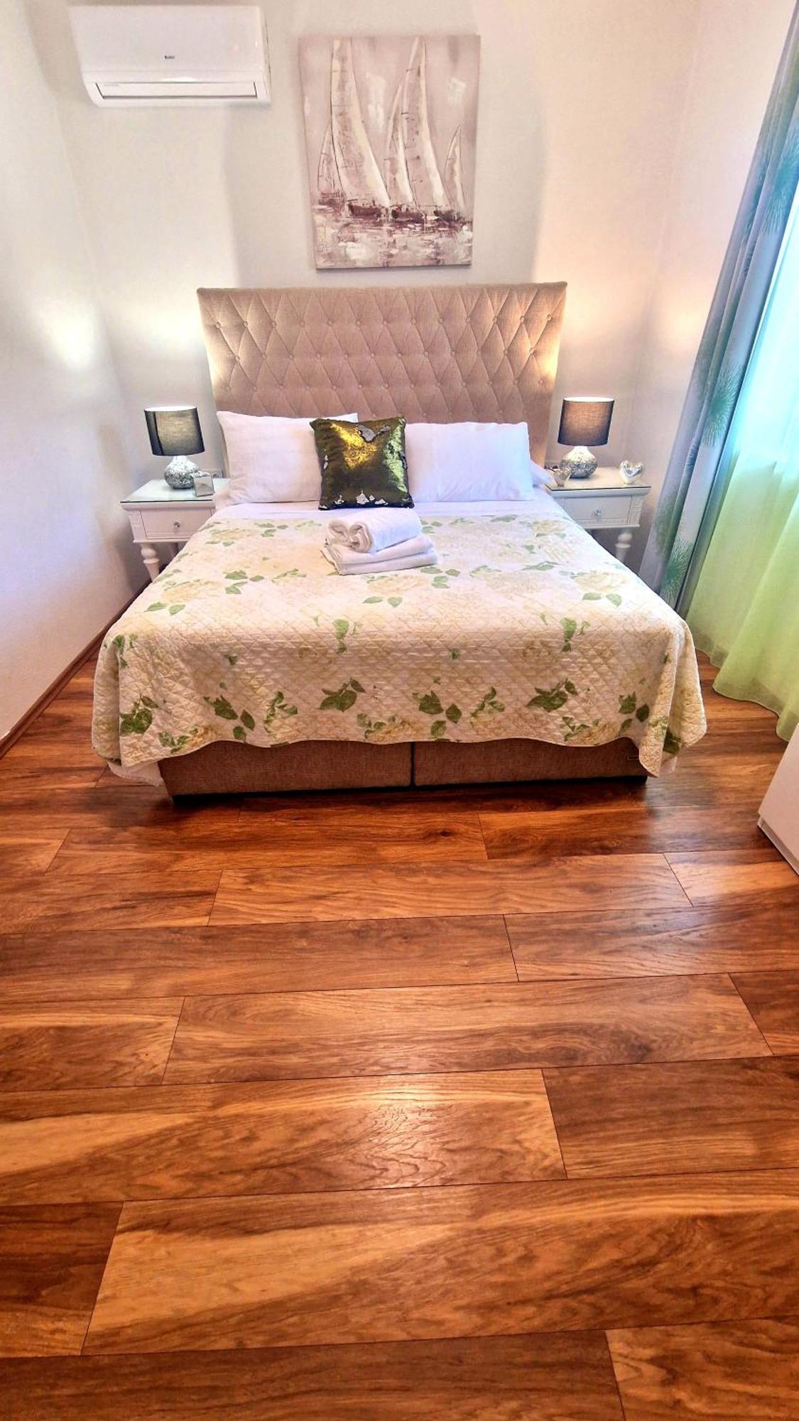 Apartments Ante 2 Хвар Екстериор снимка